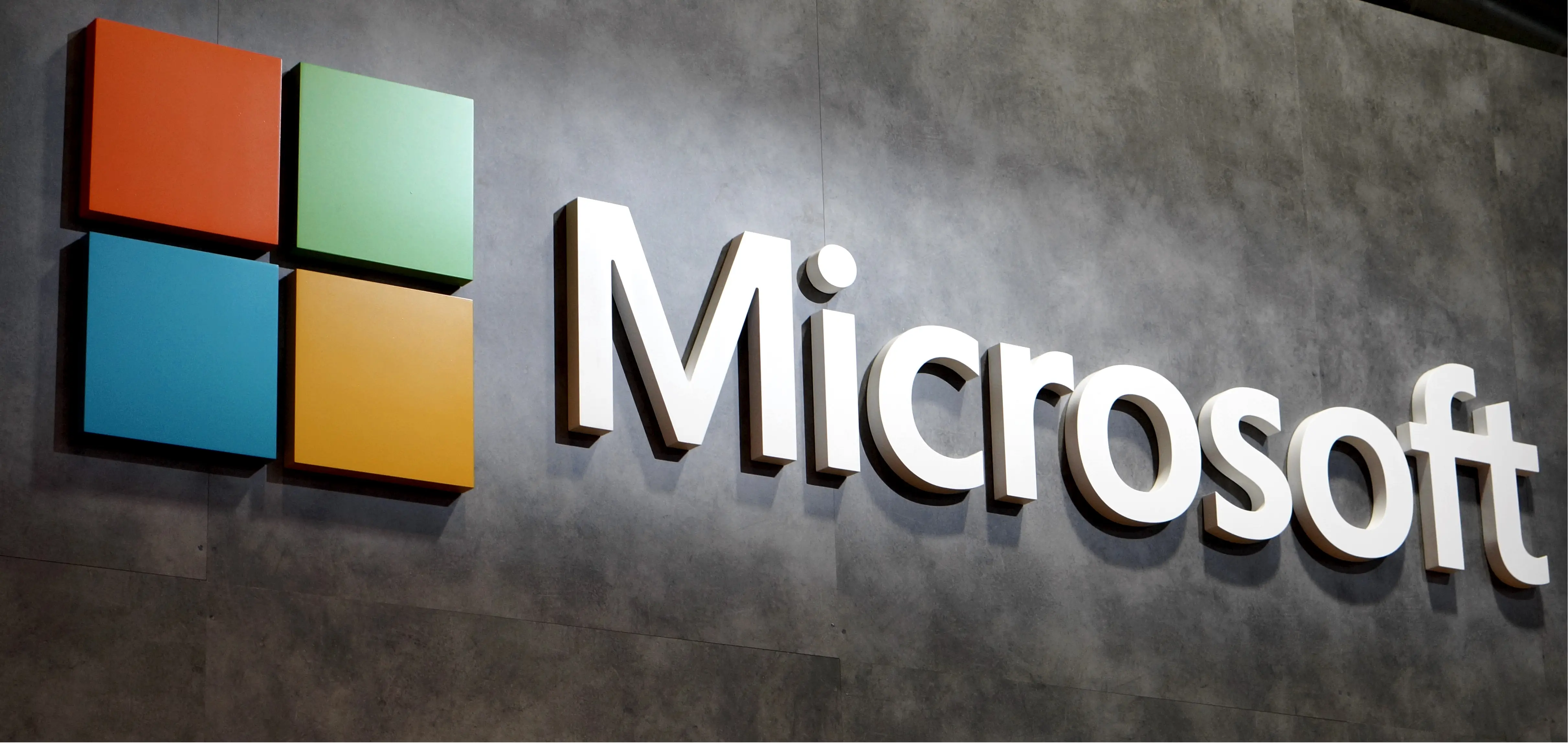 Photo of Microsoft Beats Wall Street Estimates, Reaches $1 Trillion